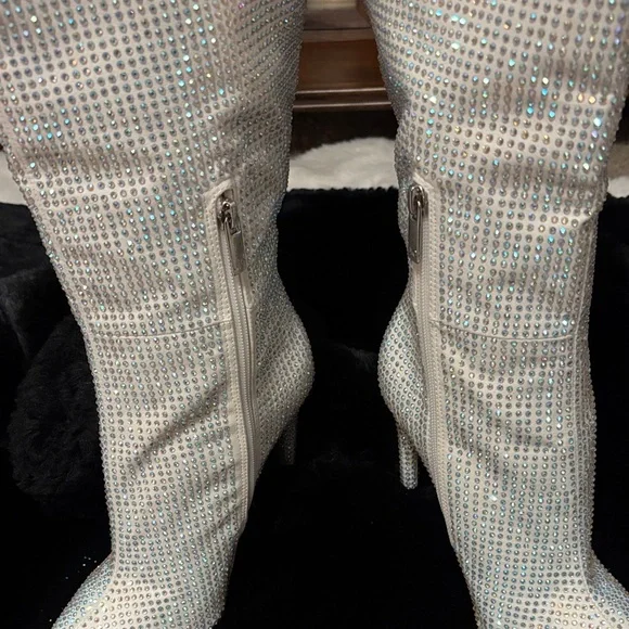 Jennifer Lopez Sparkling Silver Heeled Boots - Picture 5 of 9